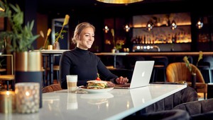 Hotelbar laptop